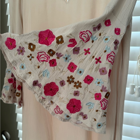 🌸JODIFL | WOMEN’S DRESS | FLORAL EMBROIDERED BELL SLEEVES | CREAM | SHORT | SM - Picture 5 of 9